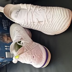 Lebron Buzz Lightyear XVI